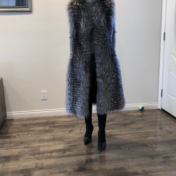 Real black fox fur maxi vest. - Picture 2 of 4